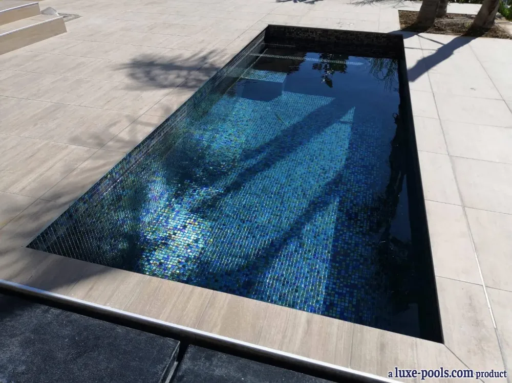 Mini-piscine carrelée Tilestone